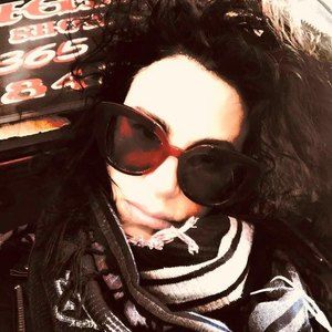 Meet your Posher, Lara